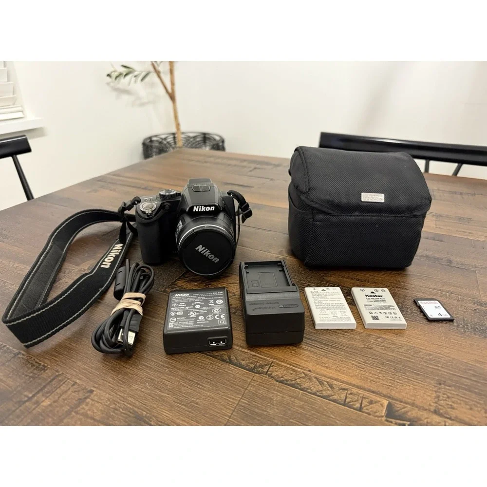 Nikon Coolpix P100 Camera 10.3MP 26x Opt Zoom w/ 2 Batteries Charger Cord Case